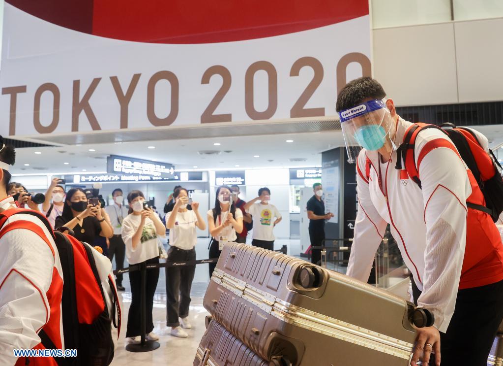 Delegazione olimpica cinese arriva a Tokyo