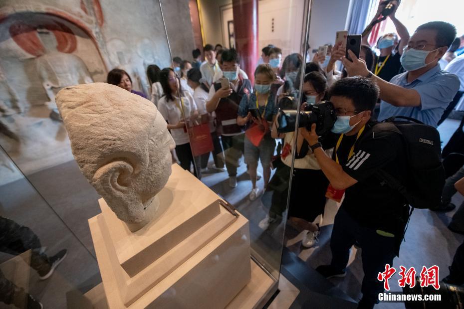 Shanxi: la testa di Buddha in pietra rubata torna a casa