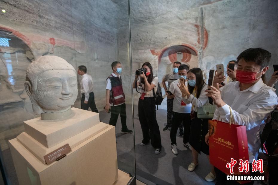 Shanxi: la testa di Buddha in pietra rubata torna a casa