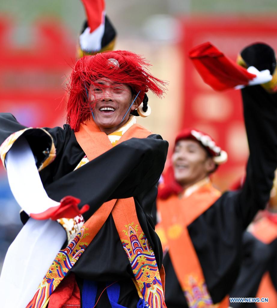 Yushu festeggia 70esimo anniversario della fondazione della prefettura autonoma tibetana