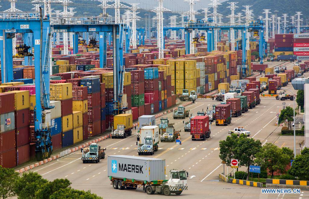 Il porto di Ningbo-Zhoushan: il flusso di container raggiunge i 20 milioni di TEU