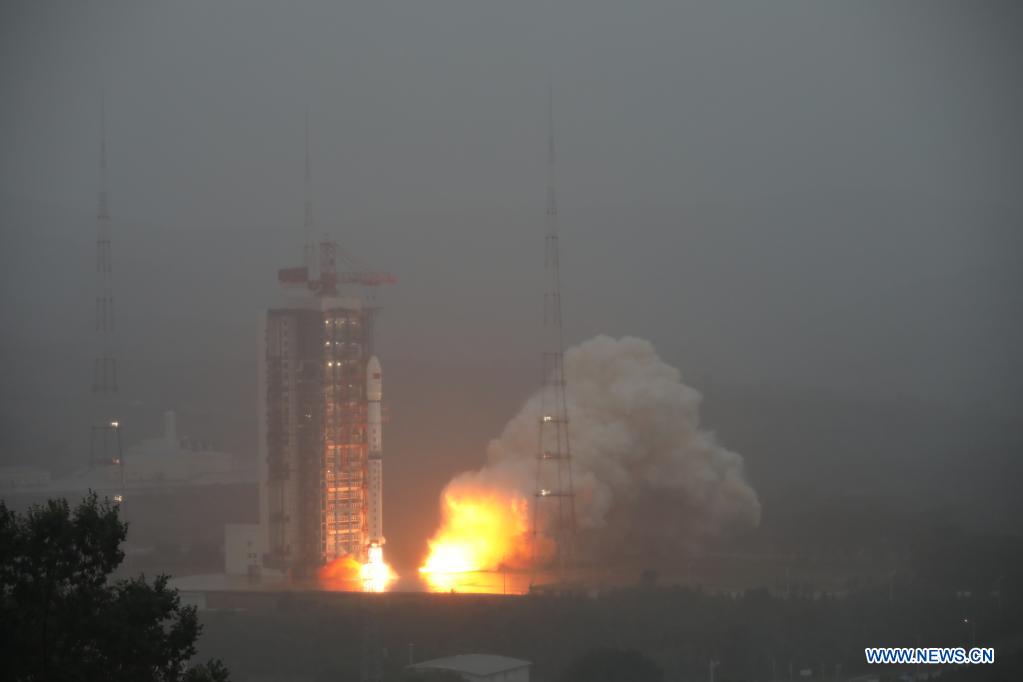 Cina: lanciato un nuovo gruppo di satelliti