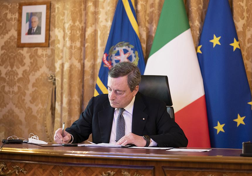 Mario Draghi rivolge appello per la difesa dei diritti delle donne in tutto il mondo