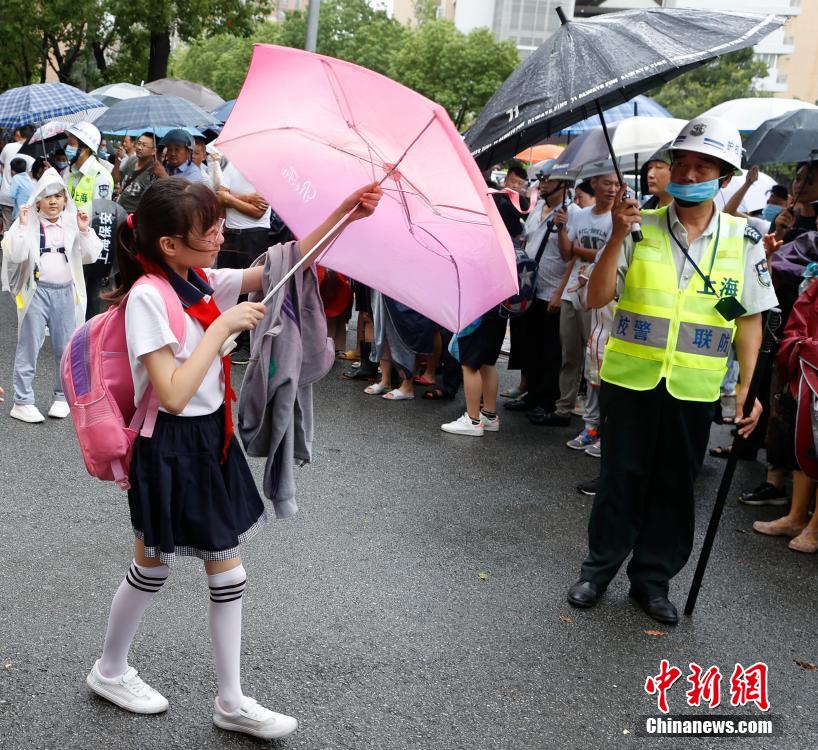 Zhejiang e Shanghai si preparano al tifone Chanthu