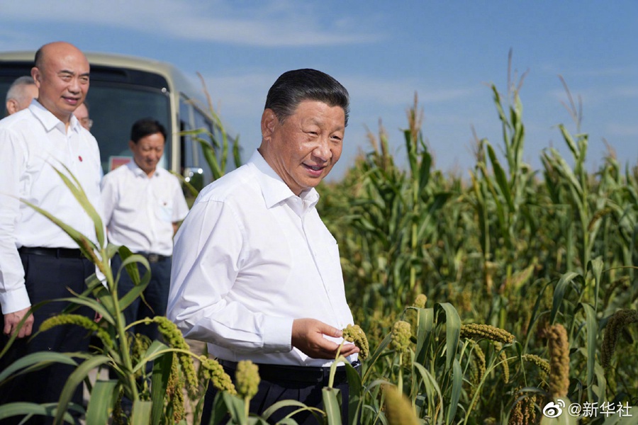 Xi Jinping al villaggio di Gaoxigou sull'altopiano del Loess