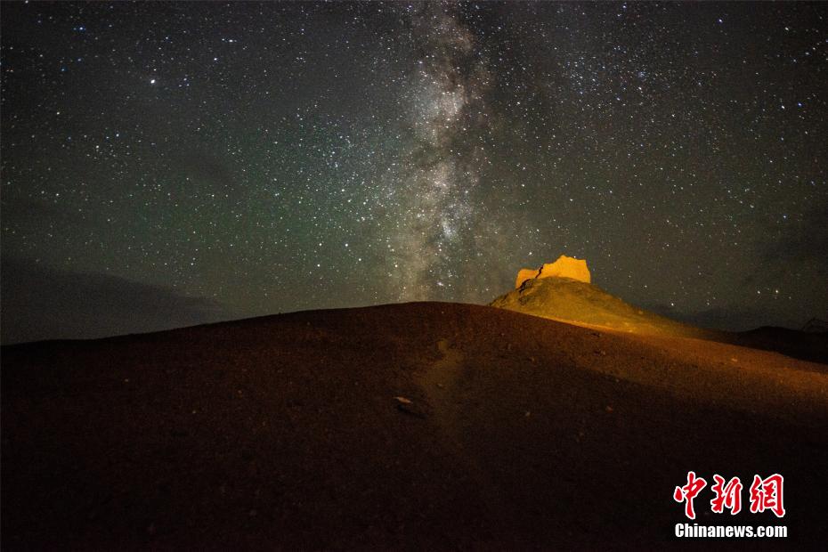 Dunhuang: notte stellata d'inizio autunno