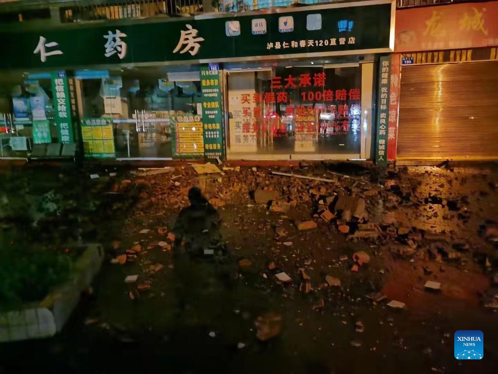 Terremoto di magnitudo 6.0 colpisce il Sichuan, 2 morti e 3 feriti