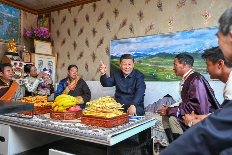 Xi Jinping nel Qinghai per visita d'ispezione nella prefettura autonoma tibetana di Haibei