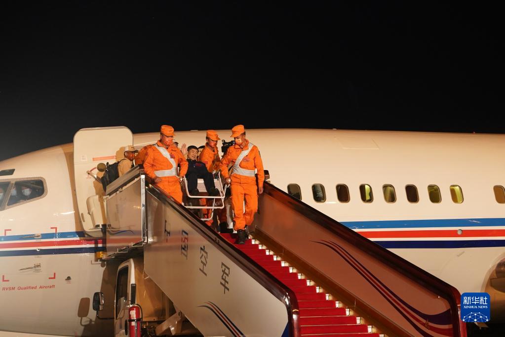Arrivati a Beijing gli astronauti cinesi della navicella Shenzhou-12 