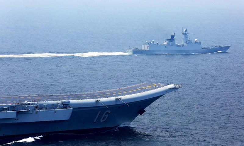 Cina: nave da guerra britannica attraversa lo Stretto di Taiwan, 