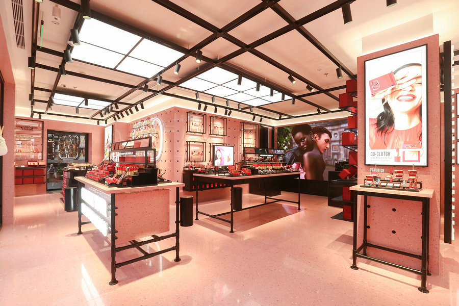 Valentino Beauty apre il suo primo negozio in Cina continentale a Shanghai