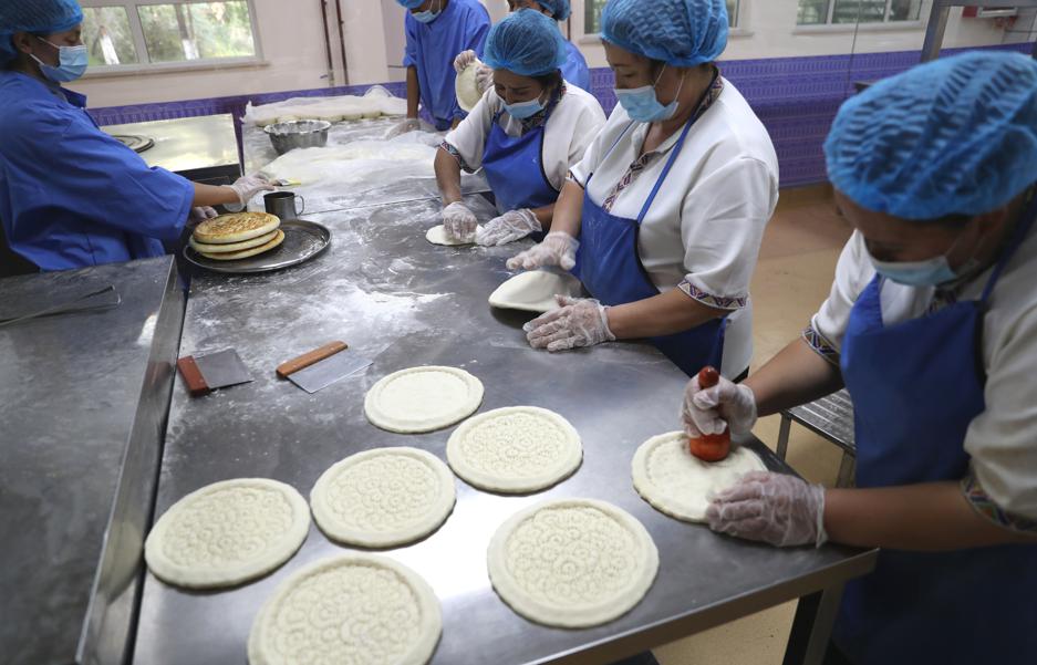 Il pane tradizionale dello Xinjiang fa lievitare l'economia