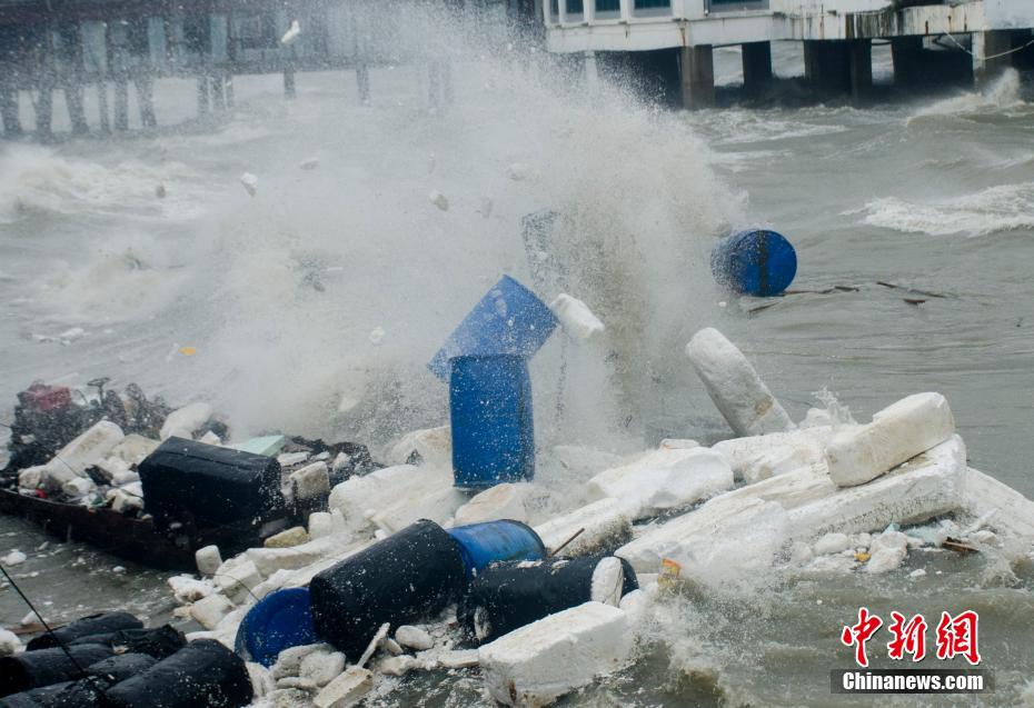 Il Sud della Cina si prepara all'arrivo del tifone Kompasu