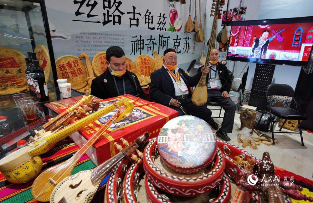 Xinjiang: in mostra patrimoni culturali immateriali da 19 province