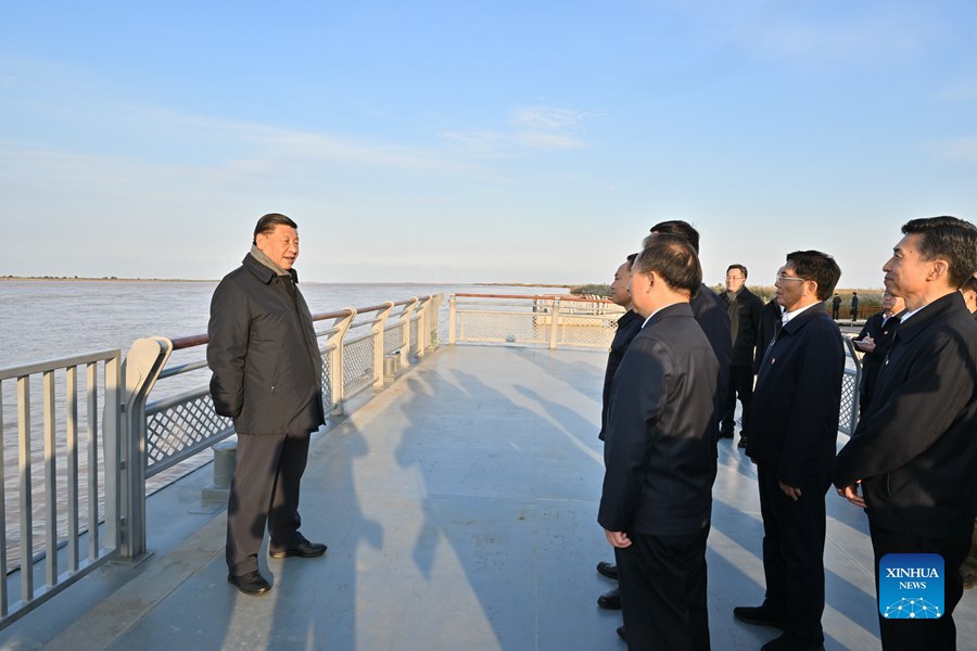 Xi Jinping ispeziona l'estuario del Fiume Giallo