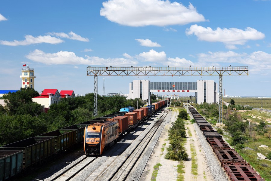 Snodo di confine Cina-Mongolia gestisce 8000 treni merci Cina-Europa
