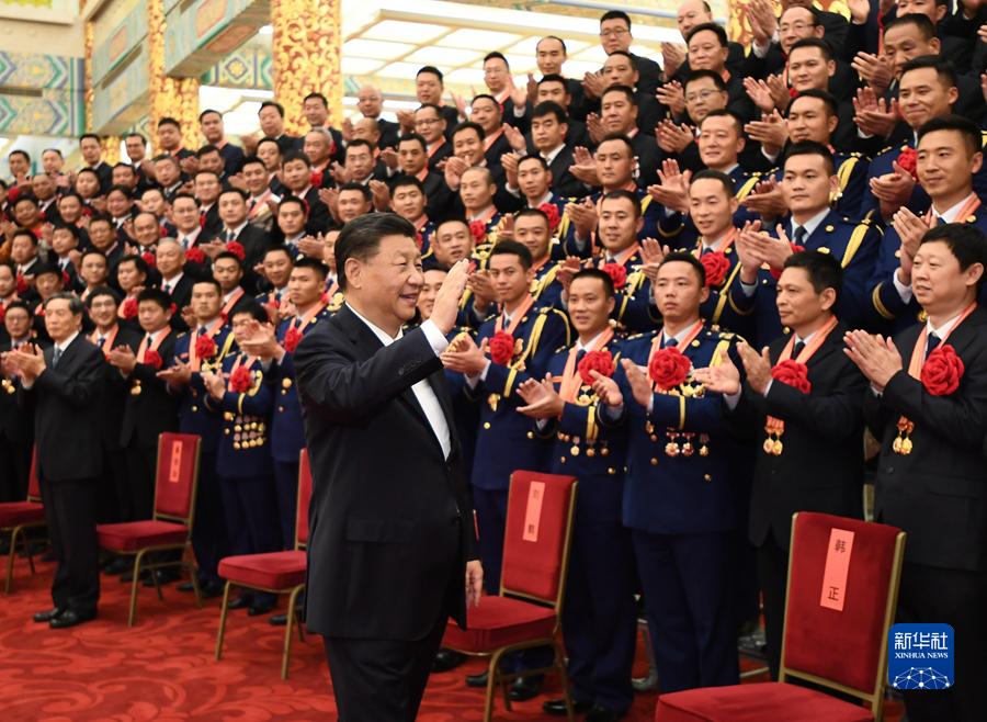 Xi Jinping incontra i rappresentanti del sistema di gestione delle emergenze