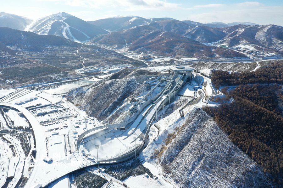 Beijing 2022: inizia la produzione di neve artificiale al Centro Nazionale di Salto con gli Sci 