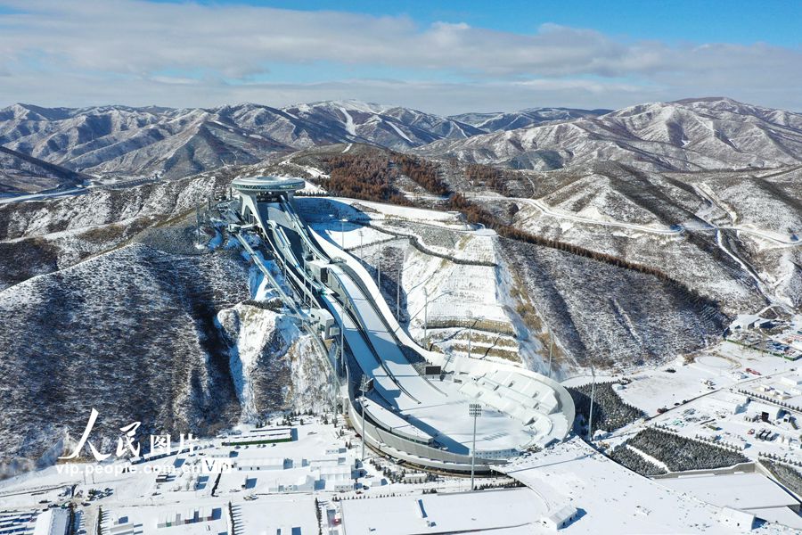 Beijing 2022: inizia la produzione di neve artificiale al Centro Nazionale di Salto con gli Sci 