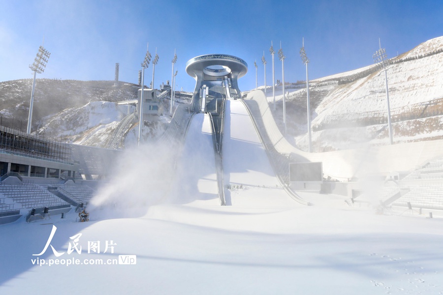 Beijing 2022: inizia la produzione di neve artificiale al Centro Nazionale di Salto con gli Sci 