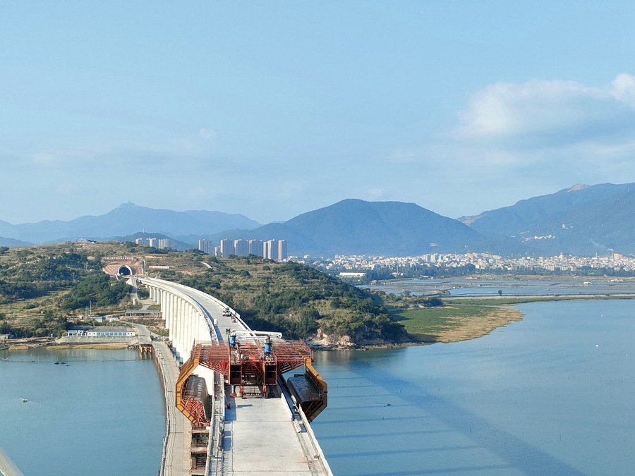 Completato il Ponte sulla Baia Meizhou della nuova ferrovia Fuzhou-Xiamen