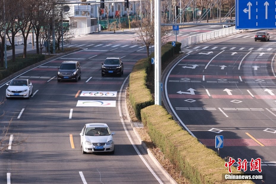 Sulle strade di Beijing si inizia a designare le corsie per i Giochi Olimpici Invernali