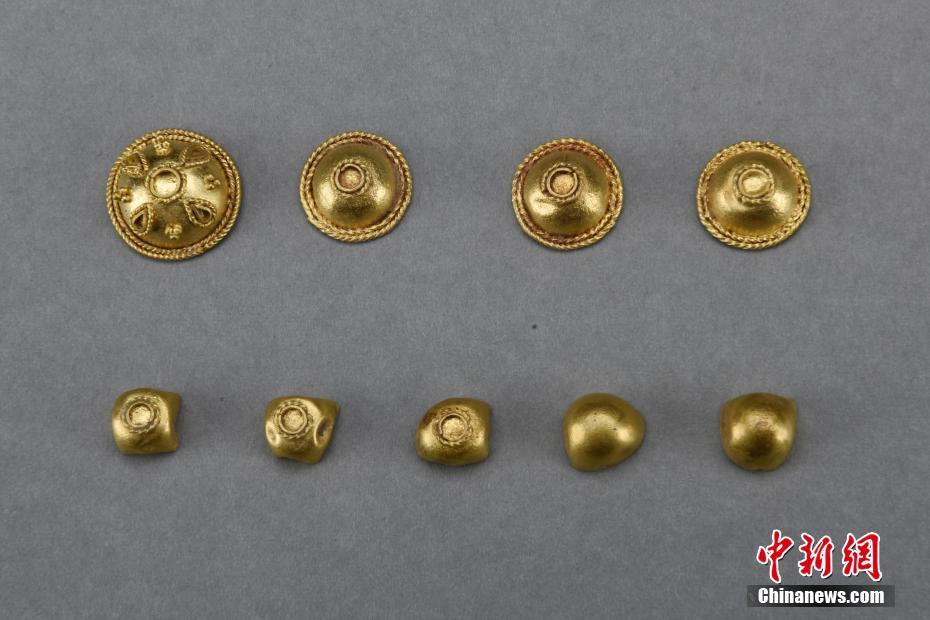 Accessori in oro. (19 ottobre 2021 - Istituto Archeologico della città di Xianyang)