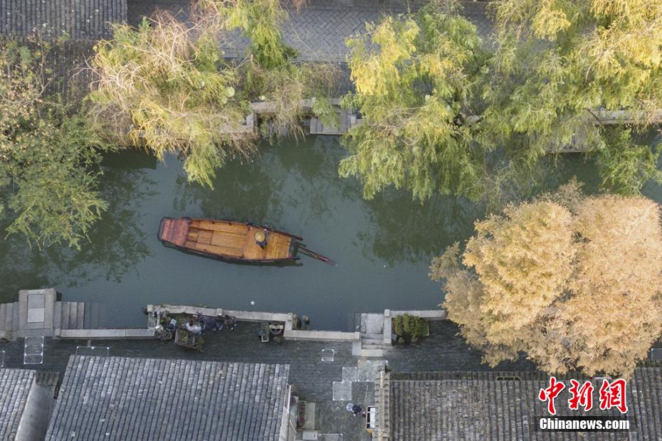 Suzhou: assapora la vita che scorre lenta lungo le acque della antica città di Zhouzhuang