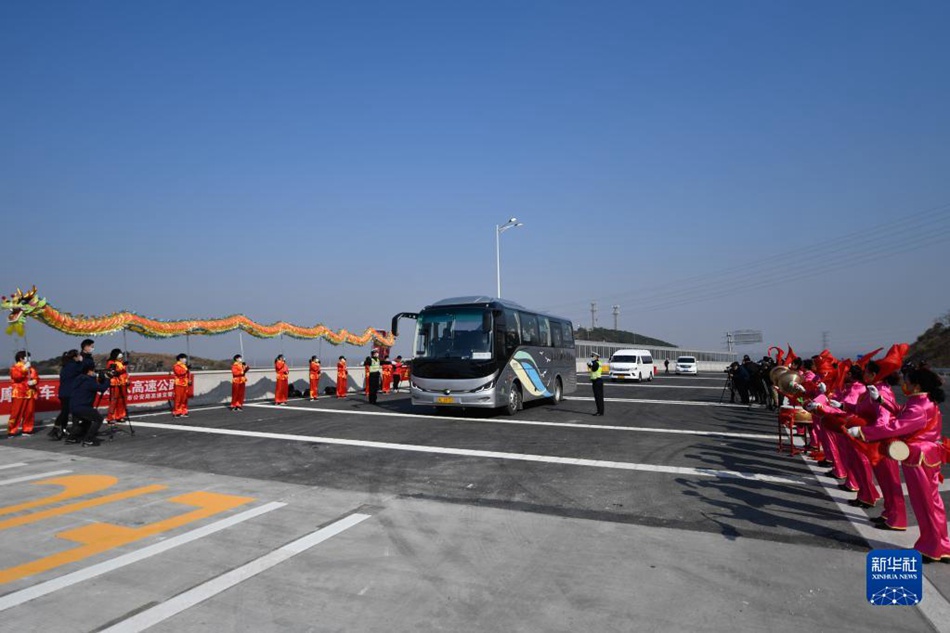 Zhejiang: Ponte Zhoushan-Daishan ufficialmente aperto al traffico