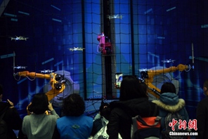 La sala espositiva "intelligente" del China Science and Technology Museum ospita una varietà di robot