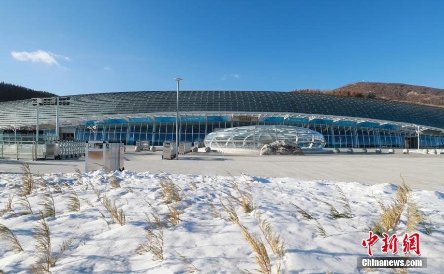 La ferrovia ad alta velocità Beijing-Zhangjiakou segna il 2º anniversario nell'atmosfera olimpica invernale