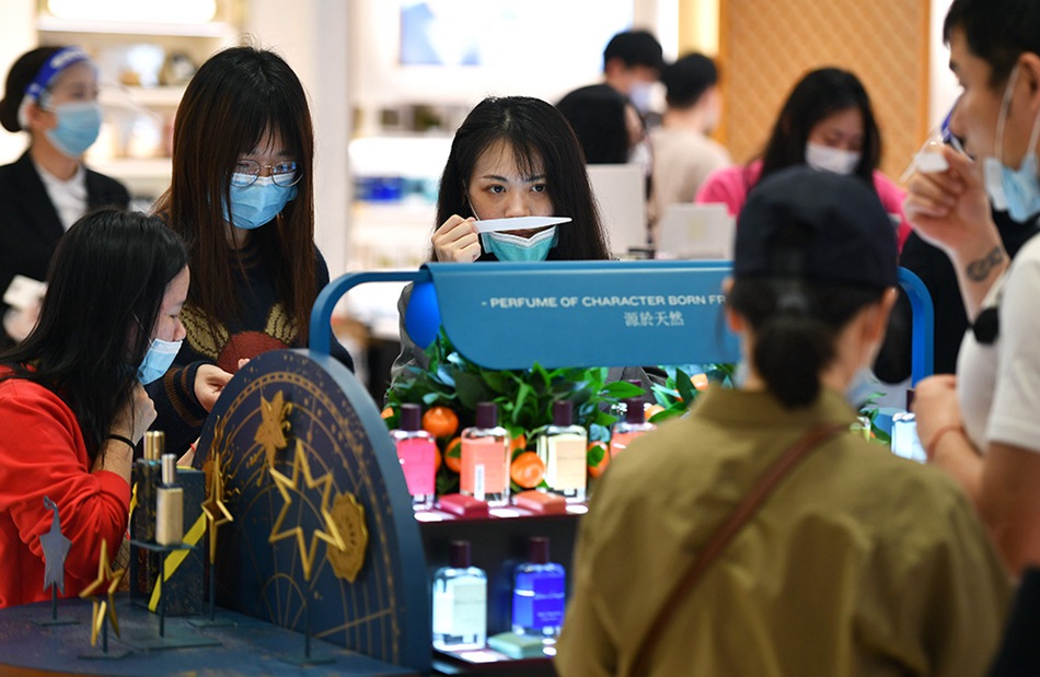 Le vendite dei negozi duty-free di Hainan superano i 60 miliardi di RMB nel 2021