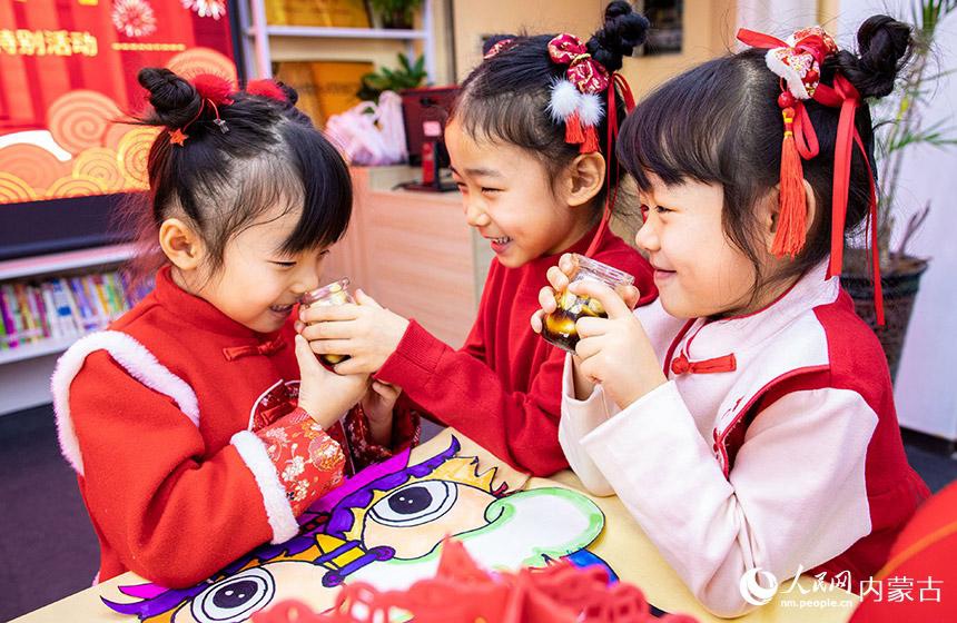 Hohhot, Mongolia Interna: si celebra la Festa di Laba