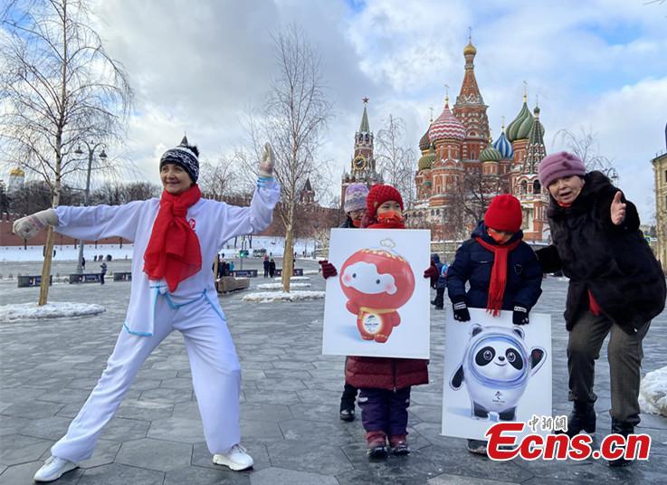 Cinesi d'oltremare a Mosca danno il benvenuto alle Olimpiadi Invernali di Beijing 2022