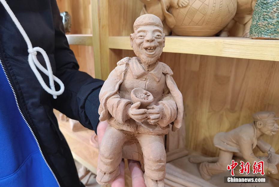 Gansu, entrata in scuola l'arte delle figurine d'argilla