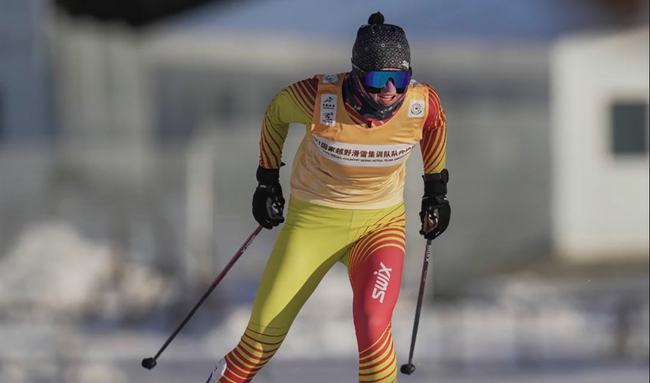 Dinigeer Yilamujiang, l'atleta dello Xinjiang che ha acceso la fiaccola delle Olimpiadi Invernali non vede l'ora di fare la storia