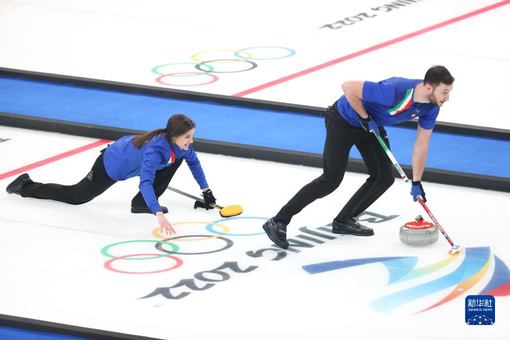 Italia conquista la medaglia d'oro nel doppio misto di curling