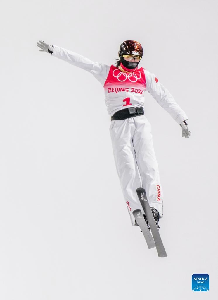 Cina, medaglia d'oro in Freestyle Skiing Aerials femminile