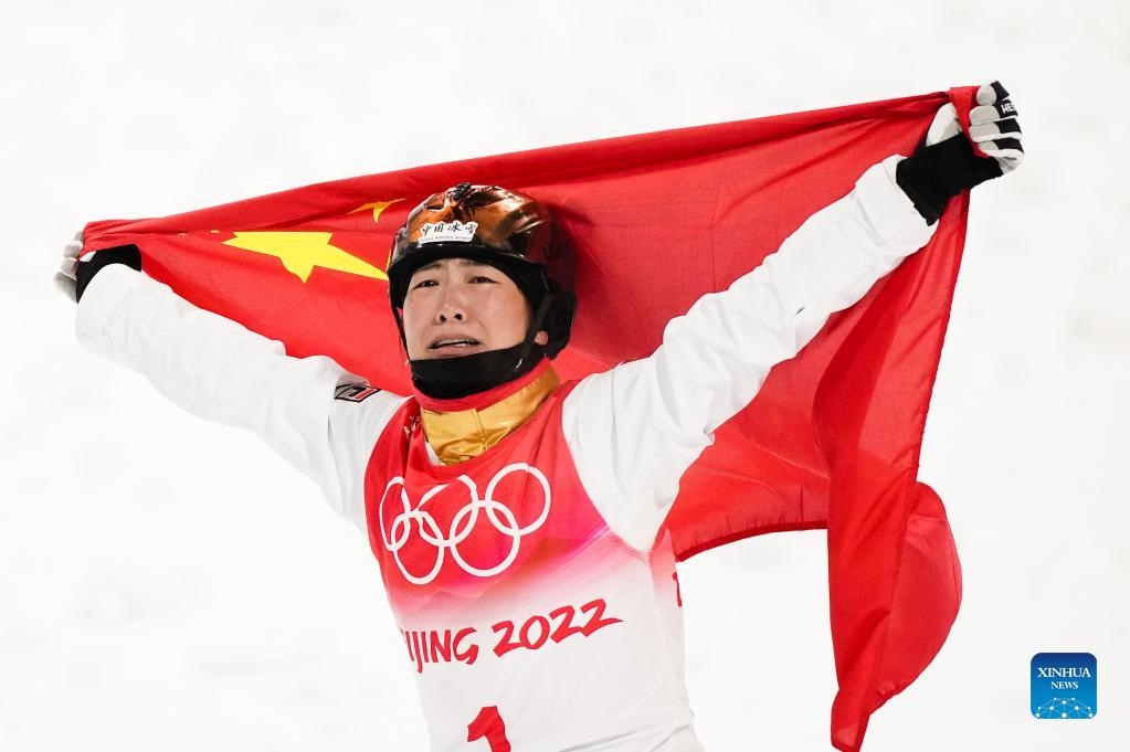 Cina, medaglia d'oro in Freestyle Skiing Aerials femminile