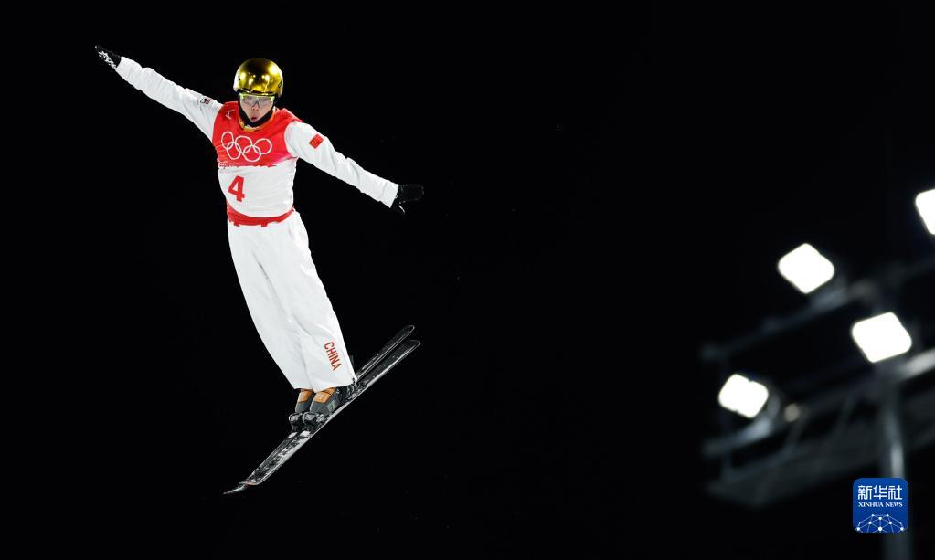 Beijing 2022: Qi Guangpu, veterano cinese, vince l'oro negli aerials maschili di freeski