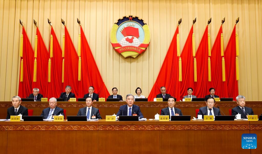 Wang Yang, membro del Comitato Permanente dell'Ufficio politico del Comitato Centrale del Partito Comunista Cinese e presidente del Comitato Nazionale della Conferenza Consultiva Politica del Popolo Cinese, presiede la riunione di chiusura del 20° sessione del Comitato Permanente del 13° Comitato Nazionale della CCPPC a Beijing, capitale della Cina. (2 marzo 2022-Xinhua/Huang Jingwen)