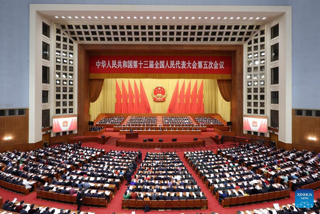 La quinta sessione della XIII Assemblea Nazionale del Popolo (ANP) si è aperta presso la Grande Sala del Popolo di Beijing, capitale della Cina. (5 marzo 2022-Xinhua/Ding Haitao)