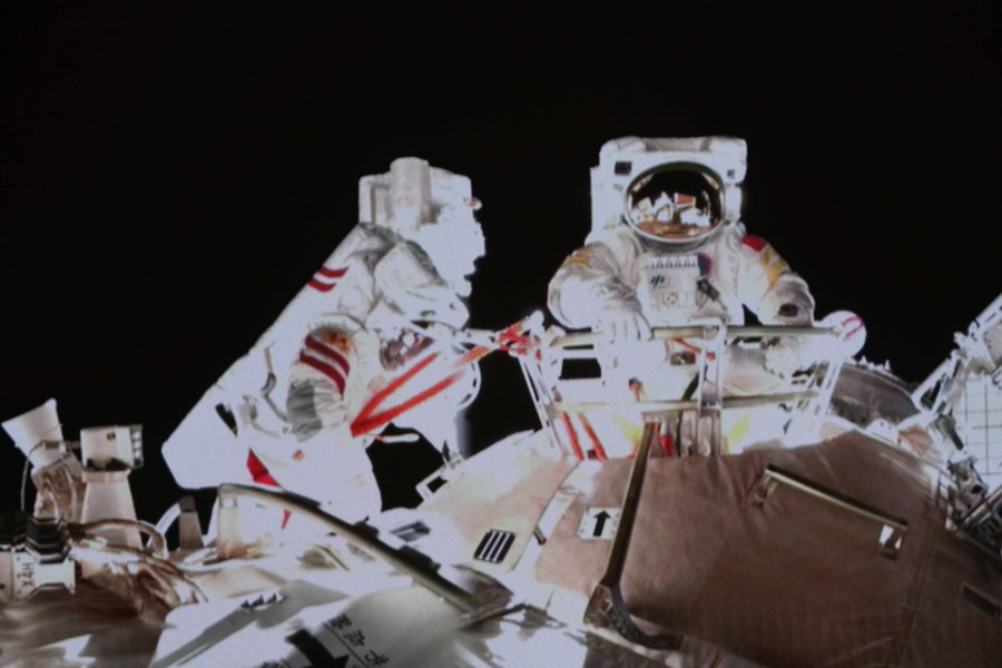 Astronauta cinese invia gli auguri per la Giornata Internazionale della Donna dallo spazio