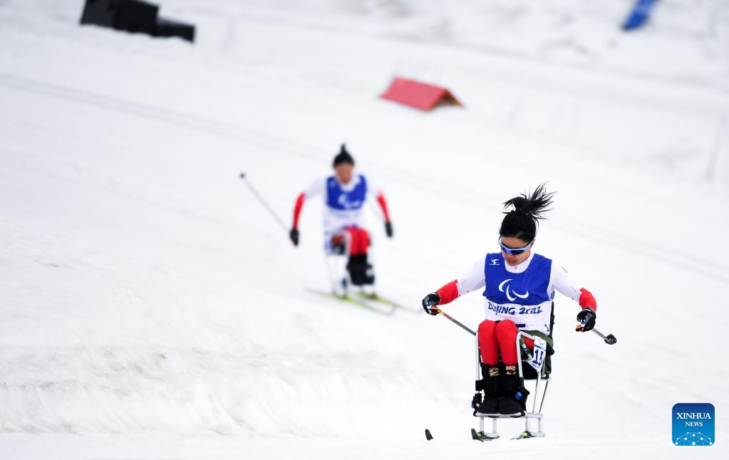 Yang conquista il secondo oro di sci di fondo sprint seduta, decimo per la Cina alle Paralimpiadi Invernali di Beijing