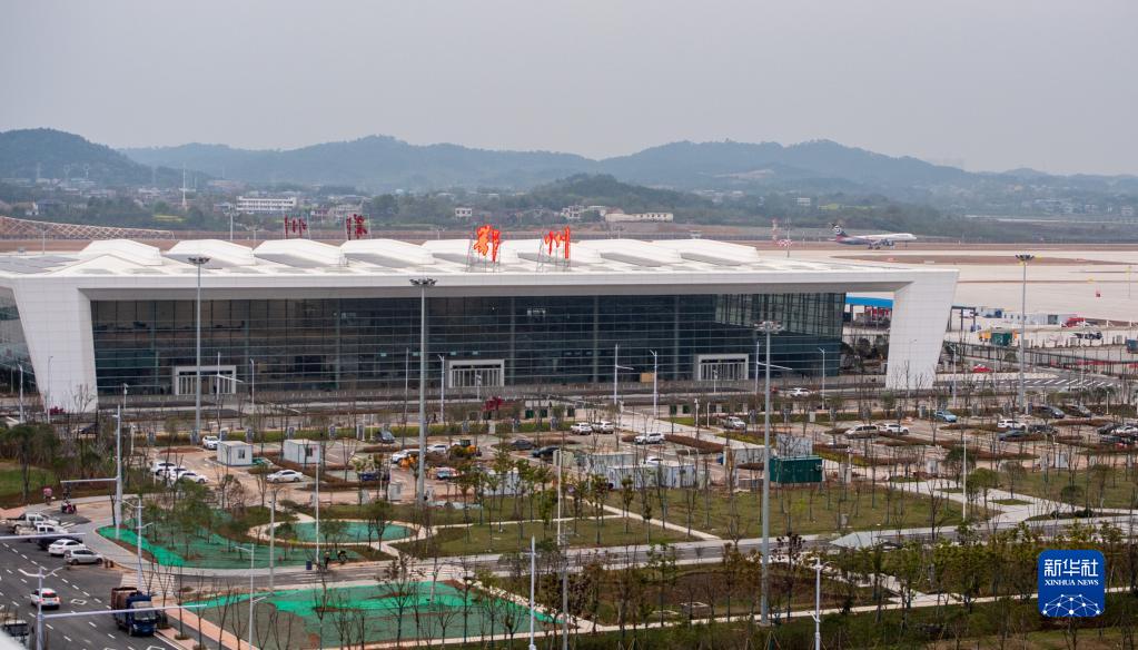 Il primo aeroporto cargo della Cina completa il test di volo 