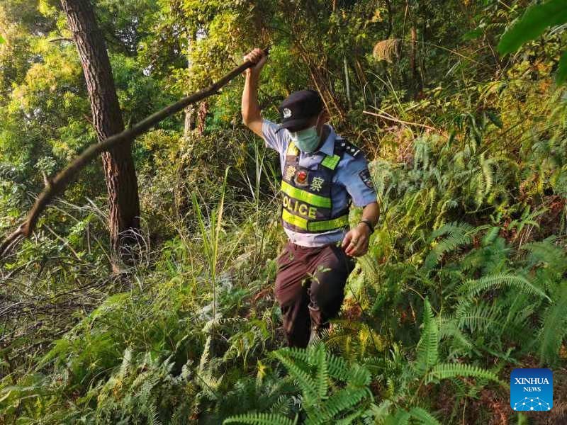 Aereo di linea con a bordo 132 passeggeri precipita nella Cina del Sud