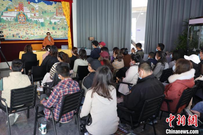 Lhasa: il primo oratore tibetano di TED condivide storie di vita con i lettori