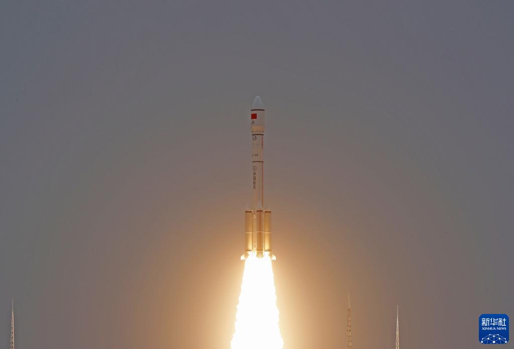 Cina, inviati in orbita due satelliti con il razzo vettore CZ-6A