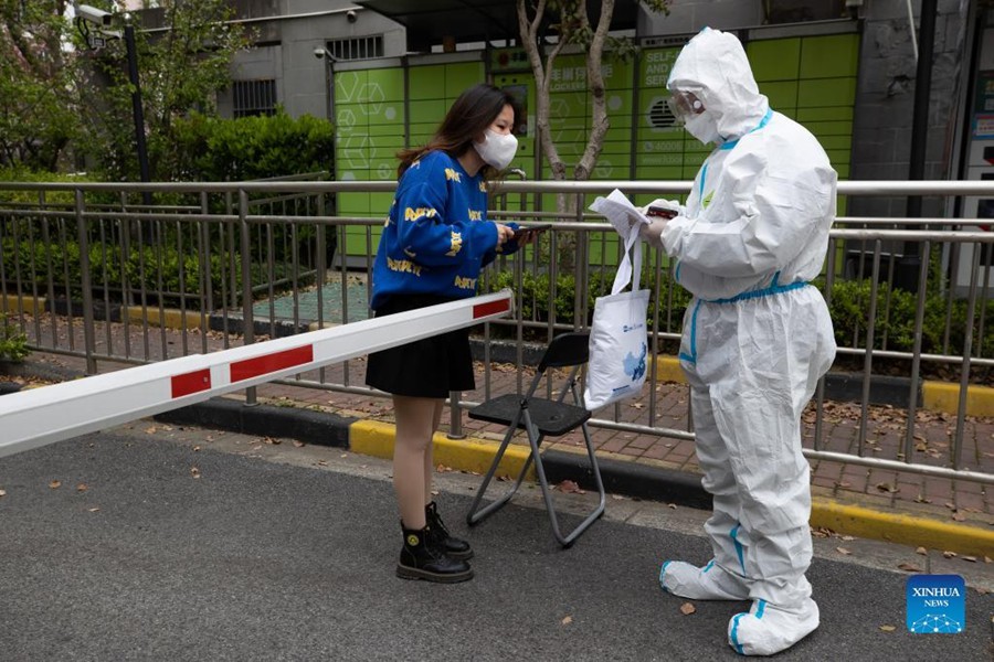 Shanghai: le farmace ancora in attività per la consegna di medicinali 