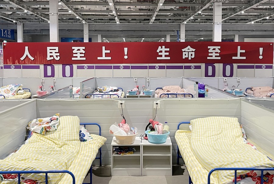 Vista interna del National Exhibition and Convention Center (NECC) di Shanghai, convertito in un ospedale provvisorio. (12 aprile 2022 - Xinhua/Ding Ting)